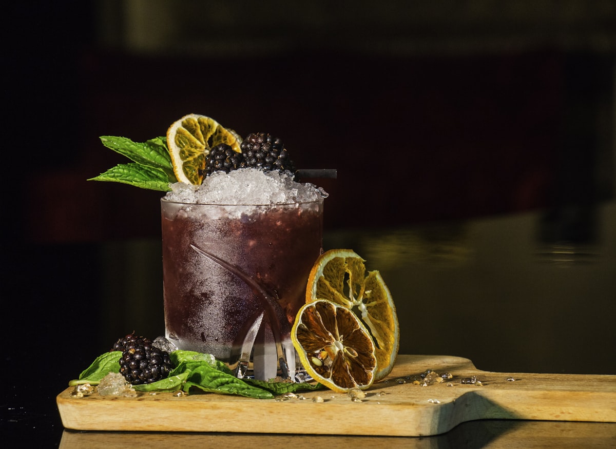 Aesthetic cocktail ritual